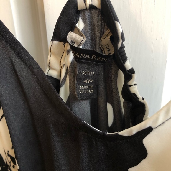 Banana Republic Black and White Floral Maxi - Picture 4 of 5